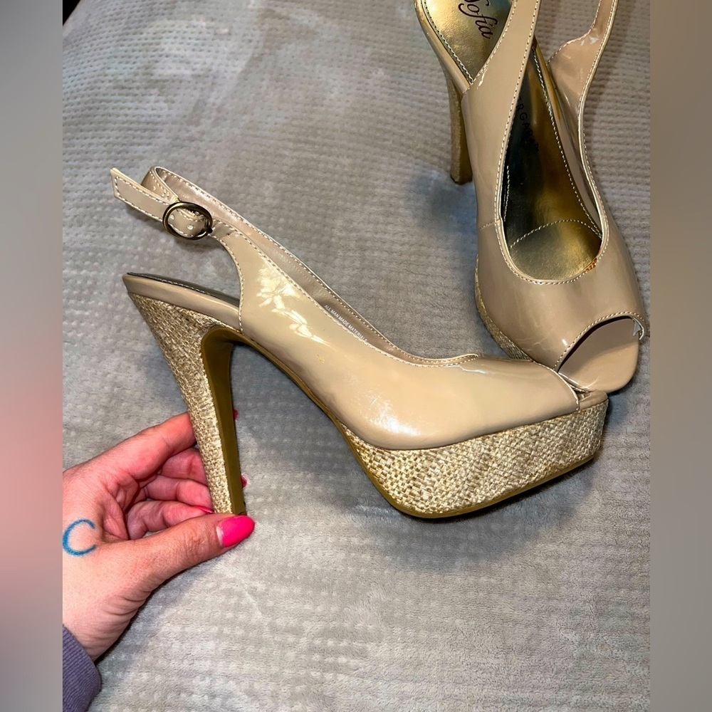 Sophia Vergara Nude Peep Toe Platform Heels Size 8